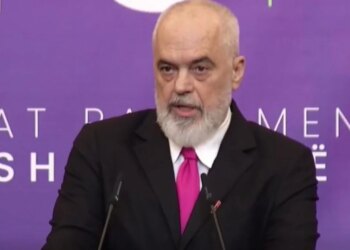 "Ndarja e Komisioneve Parlamentare, hapet debati" / Mbledhja e PS-së, Rama: Rreziqe të rënda, shqetësim për blerjen e materialeve si letra higjienike, një fakt tragjikomik