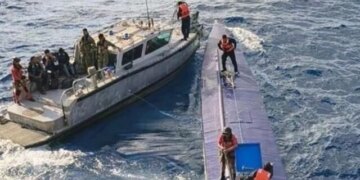 Nëndetësja ngarkohet me 4 ton kokainë në Paqësor, autoritetet meksikane godasin organizatat ndërkombëtare të trafikut të drogës.