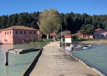 Ngjarje e pazakontë në Vlorë, Orikum dhe lagunën e Nartës: Batica mbyt tempullin.