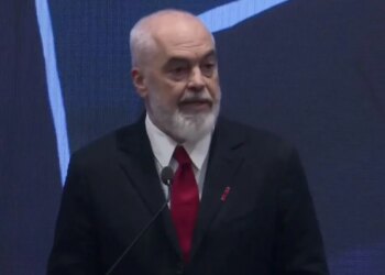 “Një pengmarrje politike”, Rama: 45 vite që nënkuptojnë varrosje të gjallë për njerëzit.