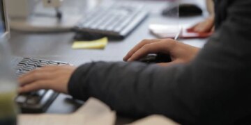 Operacioni i SPAK për luftimin e mashtrimeve nga Call Center-at, Gjykata e Posaçme rishikon masën e sigurisë për katër të arrestuarit.