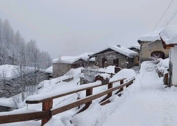 Orteqe dhe evakuime në Alpe, Italia dhe Zvicra në alert total për shkak të reshjeve të forta të dëborës.