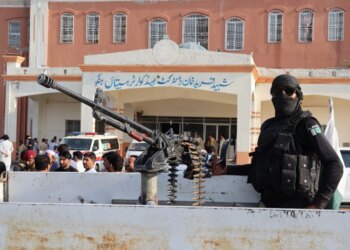 Pakistani godet 22 zona në Afganistan, 274 anëtarë të talibanëve humbin jetën, Kabuli kërkon bisedime.