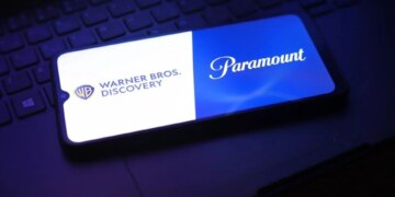 Paramount realizon blerjen e Warner Bros për 110 miliardë dollarë, pas daljes së Netflix nga konkurrenca.