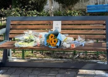 Pas shumë bisedave, miratohet instalimi i stolit përkujtimor për Martin Canin në ambientet e shkollës “Fan Noli”.