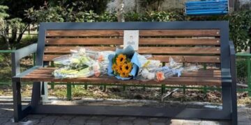 Pas shumë bisedave, miratohet instalimi i stolit përkujtimor për Martin Canin në ambientet e shkollës “Fan Noli”.