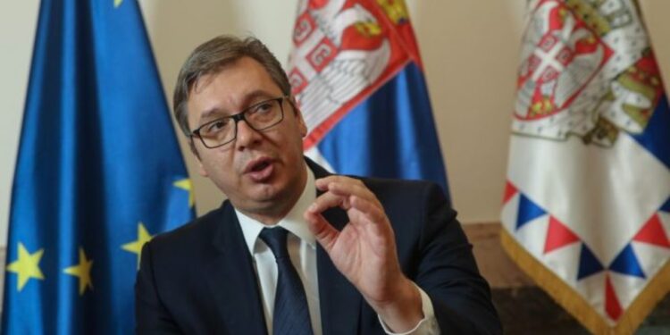 “Planifikonin eliminimin e Vuçiçit dhe të afërmve të tij”/ Autoritetet serbe ndalojnë dy individë, të dyshuar për organizimin e një komploti për…