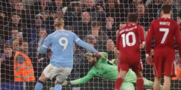 Premier League: Manchester City mposht Liverpoolin dhe e ndan diferencën prej 6 pikësh nga Arsenali.
