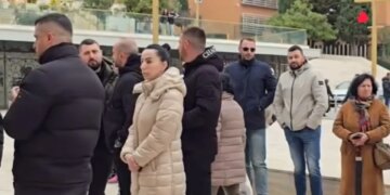Projekti TID/ Sot skadon afati për lirimin vullnetar të apartamenteve, banorët e Durrësit: Apelojmë për ndalimin e shembjeve.