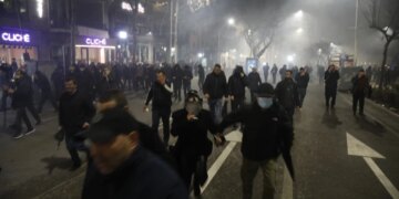 Protesta e dhunshme e opozitës më 10 shkurt, Gjykata liroi 18 protestues, përfshirë 3 të mitur.