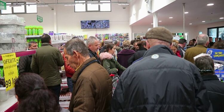 Qiratë kontribuojnë në rritjen e çmimeve, inflacioni arrin në 2.3% në janar, çmimet e ushqimeve vazhdojnë të rriten.