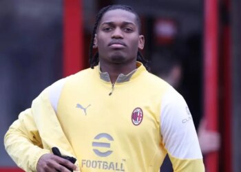 Rafael Leao provokon tifozët e Manchester United me një veprim intriguese në ditën finale të merkatos.