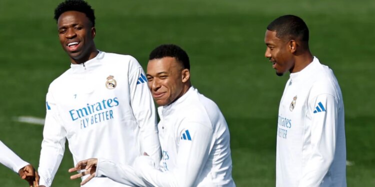 Real Madrid dhe Kylian Mbappe krijojnë tension para ndeshjes me Benfican.