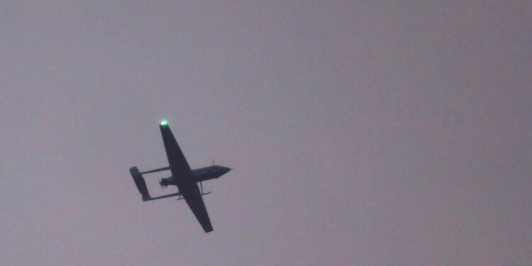 Reuters: Shtetet e Bashkuara godasin një dron iranian që po eafrohej një aeroplanmbajtëse amerikane.