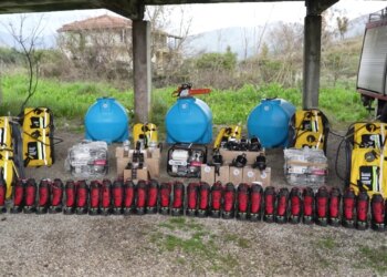 Rinia ofron mbështetje për zjarrfikësit, iniciativë në Finiq për sigurimin e pajisjeve për trupat e zjarrfikësve