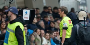 Rregullat e reja të futbollit për Botërorin 2026: Protokolli VAR, humbja e kohës dhe veprimet e simuluesve.