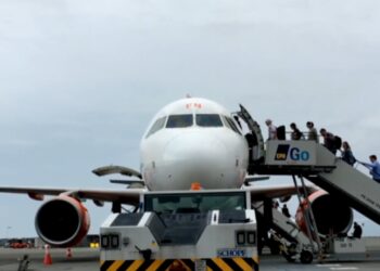 Rritja e emigracionit të profesionistëve shqiptarë/ Sipas raportit të BERZH, një në katër të rinj po kështu studion jashtë vendit.