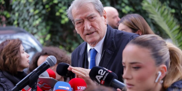 “Rritja e papritur e pagave”/ Berisha përgjigjet lidhur me deklaratën e Ramës: Mercenarit të Skapit i është caktuar një rrogë prej 7 mijë eurosh.