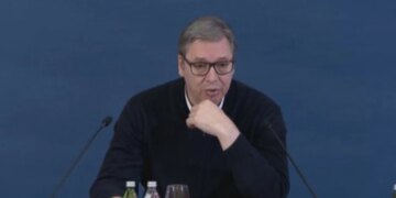 SHBA fokuson vëmendjen në Ballkan, del nga tregu serb Gazpromi dhe e zëvendëson atë me kompaninë hungareze. Sipas mediave gjermane, Trump arriti të sjellë Vuçiçin në realitet.