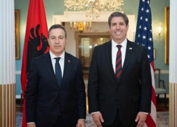 "SHBA si partneri kryesor strategjik për Shqipërinë" / Peleshi zhvillon takim me Michael Rigas, zëvendësin e Sekretarit të Shtetit Marco Rubio.
