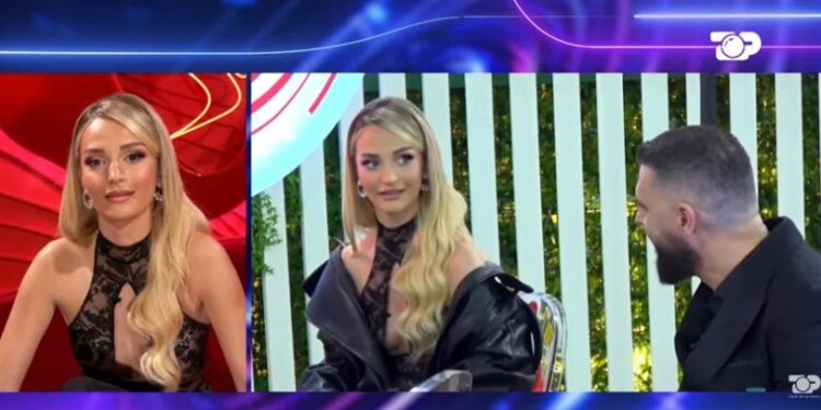 Selin dhe Miri komunikojnë me kode para shfaqjes, ndërkohë që Gimbo shikon klipin që e përmend atë: Butonin e ke ti në dorë.