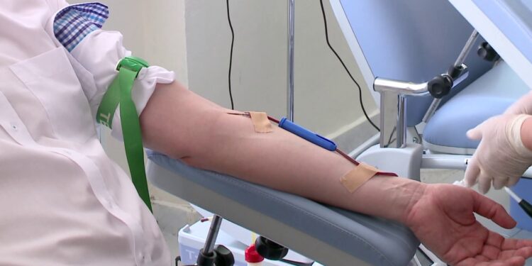 Sëmundjet e rralla si një sfidë në Shqipëri: një në çdo dy mijë individë preken, diagnostikimi i vështirë i lë pacientët pa trajtim.