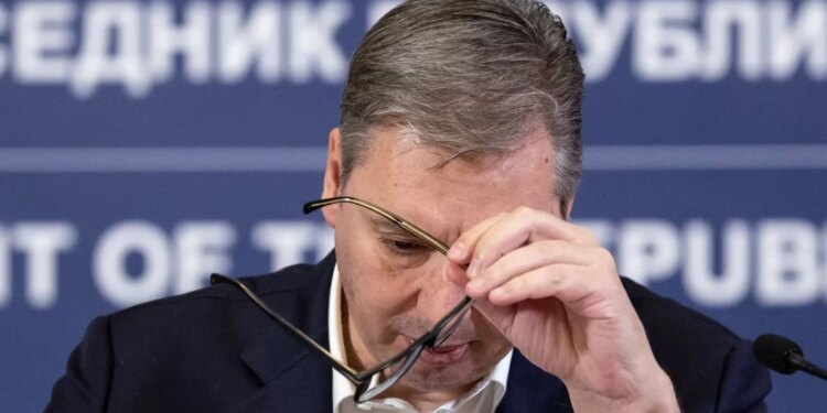 Serbia përmirëson investimet në sektorin e mbrojtjes, ndërsa Vuçiç shpreh shqetësim për aleancën Shqipëri-Kroaci-Kosovë.