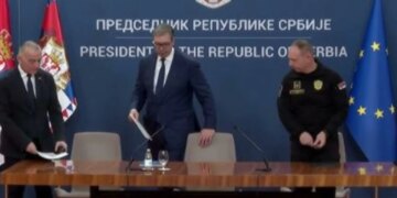 Serbia, tani e quajtur “diktaturë e hapur”, implementon “Ligjet e Mrdicit”