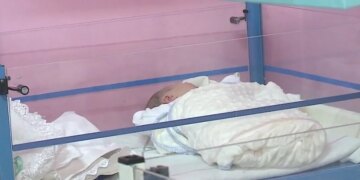 Shqipëria përballet me plazhen e shpejtë: Rënie e konsiderueshme e lindjeve, vendi në rrezik të tikrjes demografike.