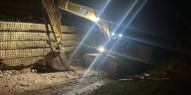 Situata te Arrat e Gurrës bëhet më e rëndë, lëvizja ndalohet. Aksi Librazhd-Prrenjas izolohet totalisht.