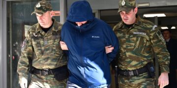 Skandali në ushtrinë greke: Koloneli i arrestuar për spiunazh në favor të Kinës, familjarët e tij komentojnë situatën: Ai udhëtonte vetëm në Pekin dhe po mësonte gjuhën.