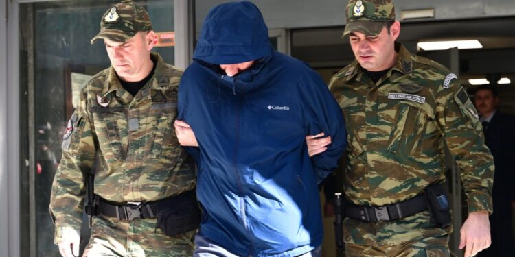 Skandali në ushtrinë greke: Koloneli i arrestuar për spiunazh në favor të Kinës, familjarët e tij komentojnë situatën: Ai udhëtonte vetëm në Pekin dhe po mësonte gjuhën.