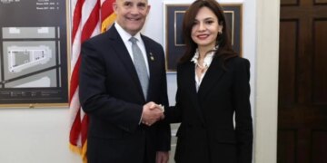 Spiropali takohet me Kongresmenin Self, iniciator i projektligjit për Luginën e Preshevës: Shqipëria angazhohet për mbrojtjen e të drejtave të shqiptarëve në gjithë territoret ku ata jetojnë.