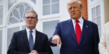 Starmer e kundërshton dhënien e bazave britanike SHBA-së në Oqeanin Indian për operacione ndaj Iranit, Trump i irrituar, tensionet mes Londrës dhe Uashingtonit përshkallzohen.