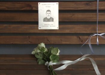 Stoli për Martin, përsëri problematike/ Prindërit përballen me refuzimin për memorialin në “Fan Noli”