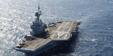 Suedia akuzon Rusinë për fluturimin e një droni mbi aeroplanmbajtësen franceze, Kremlini i përgjigjet: Këto janë pretendime ndoshta të çmendura.