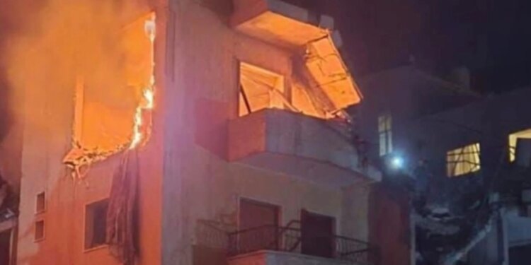 Sulmet e Izraelit ndaj Libanit vazhdojnë; 10 të vdekur dhe 50 të lënduar, ushtria izraelite konfirmon: "Kemi goditur zyrtarë të Hezbollahut."