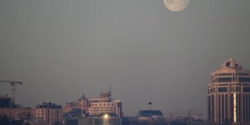 Sulmi i gjerë i Rusisë, Ukraina do të rishikojë qendrimin e saj në Abu Dhabi? Zelensky: Lufta nuk përfundon pa presion.