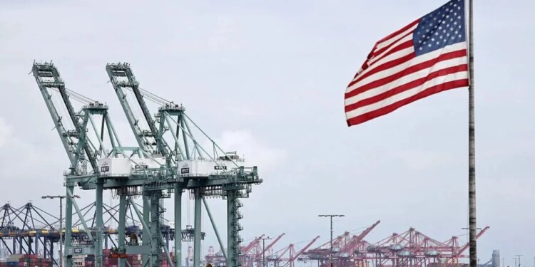 Tarifat e reja të Trump fillojnë të zbatohet, duke nisur me një normë fillestare prej 15%, por do të përcaktohet në 10%.