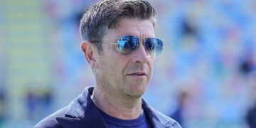 Tensionet mes arbitrave dhe trajnerëve në futbollin italian; takimi i planifikuar shtyhet, por kërkohet ndryshimi i sistemit VAR.