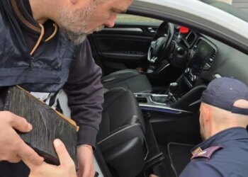 Tetë pako kokainë, zbulimi i shqiptarit në Itali, ishin të fshehura në…