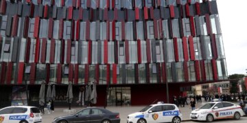 Tirana-Partizani, ndeshja e pritur/ Policia njofton masat e sigurisë, rrugët që do të mbyllen në orën 14:00