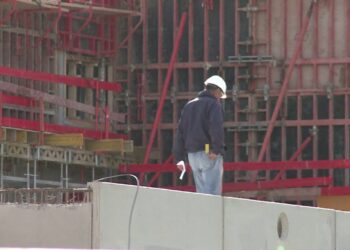 Tokat bujqësore transformohen në prona/ Çmimet e tokës në periferi të Tiranës rriten deri në 6-fish.