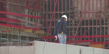 Tokat bujqësore transformohen në prona/ Çmimet e tokës në periferi të Tiranës rriten deri në 6-fish.