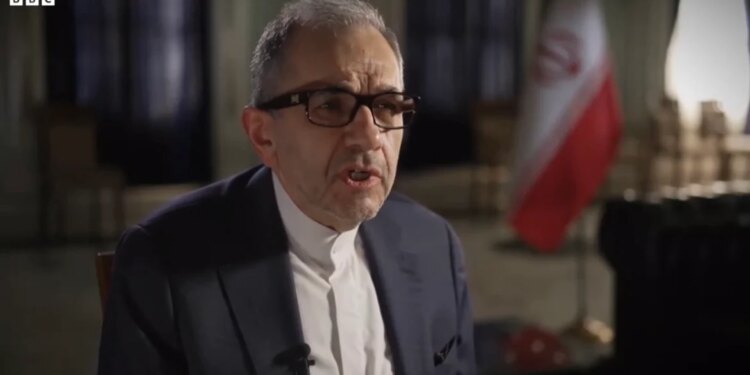 "Topi është në territorin amerikan" / Irani tregon gatishmëri për të bërë kompromise në bisedimet për marrëveshjen bërthamore me SHBA, duke kërkuar heqjen e sanksioneve.