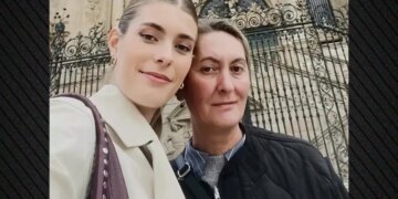 Tragjedia në botën e modës: Modelja 21-vjeçare e Versace-s, vajza e ish-futbollistit të njohur, gjenet e vdekur në banesën e saj në Spanjë.