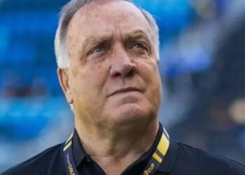 Trajneri jep dorëheqjen katër muaj para fillimit të Kupës së Botës, pas përfundimit të historisë që e çoi kombin më të vogël në turneun botëror.