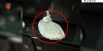 Tre individë arrestohen në Kukës për shfrytëzim të një lokali për shitjen e kokainës.