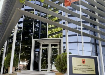 Tre individë në Korçë përballen me akuzat për dhënie të parave me fajde, duke përdorur pasuri të paluajtshme si “garanci”.