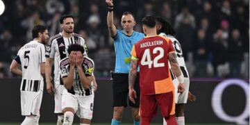 Tre ndëshkime me karton të kuq në katër ndeshje, problemi i gjyqtarëve që pengoi strategjinë e Luciano Spallettit.